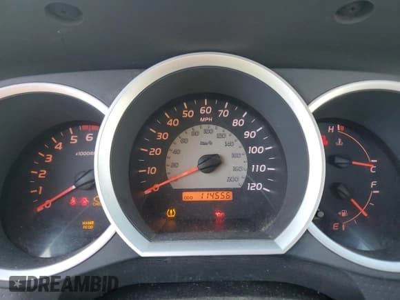 ✅ 2008 Toyota Tacoma • VIN: 5TEPX42N38Z495669 • Lot: 71466305. Wystawiony na Copart z przebiegiem 114 556 mil. Bezpłatny archiwum sprzedaży aukcyjnych z USA i szczegółowy raport historii pojazdu na DreamBid. Zdjęcie 9.