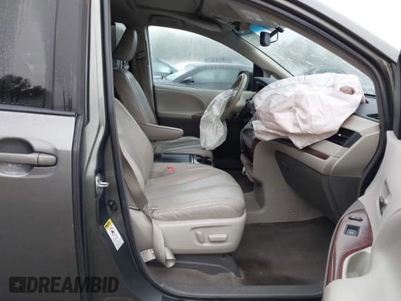✅ 2013 Toyota Sienna XLE AAS • VIN: 5TDYK3DC1DS292246 • Lot: 42874453. Listed on IAAI with 160,614 mi. Free auction sales archive from the USA and detailed vehicle history report at DreamBid. Image 5.