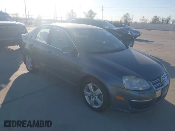 ✅ 2009 Volkswagen Jetta SE • VIN: 3VWRM71K39M020335 • Lot: 43902665. Listed on IAAI with 102,628 mi. Free auction sales archive from the USA and detailed vehicle history report at DreamBid. Image 1.