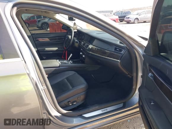 ✅ 2012 BMW 7 Series 740i • VIN: WBAKA4C50CDS99472 • Lot: 43933314. Listed on IAAI with Not provided. Free auction sales archive from the USA and detailed vehicle history report at DreamBid. Image 5.