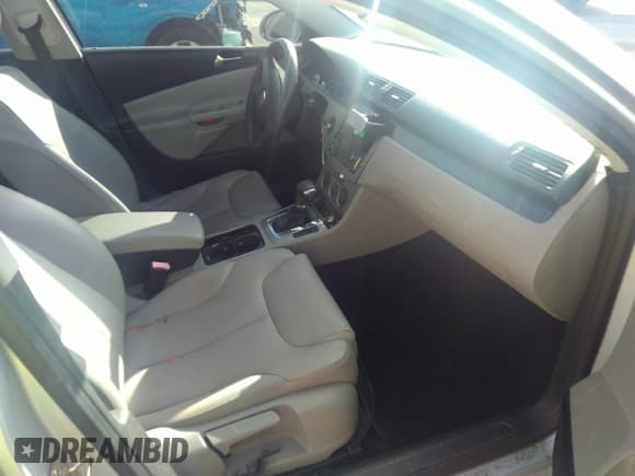 ✅ 2006 Volkswagen Passat Value Edition • VIN: WVWAK73C96P116603 • Lot: 42374232. Listed on IAAI with 152,331 mi. Free auction sales archive from the USA and detailed vehicle history report at DreamBid. Image 5.