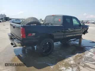 2006 Chevrolet Silverado 1500 LS z VIN 1GCEK19V36Z232083, wystawiony jako Copart lot #67372024 z przebiegiem Nie podano mil oraz Szkoda całkowita • Salvage title. Historia ofert i sprzedaży dostępna na DreamBid. Obrazek 3.