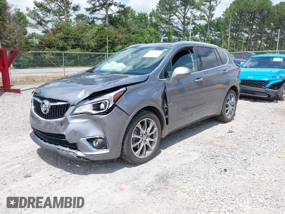 ✅ 2020 Buick Envision Essence • VIN: LRBFXCSA7LD149966 • Lot: 42213772. Wystawiony na IAAI z przebiegiem 83 976 mil. Bezpłatny archiwum sprzedaży aukcyjnych z USA i szczegółowy raport historii pojazdu na DreamBid. Zdjęcie 2.