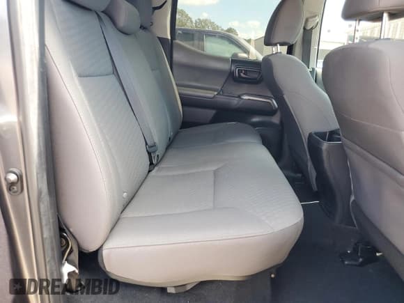 ✅ 2022 Toyota Tacoma SR5 • VIN: 3TMAZ5CN6NM193824 • Lot: 82454355. Listed on Copart with 83,942 mi. Free auction sales archive from the USA and detailed vehicle history report at DreamBid. Image 10.