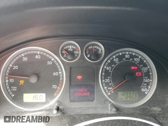 ✅ 2003 Volkswagen Passat GLS • VIN: WVWPD63BX3P100430 • Lot: 70912634. Wystawiony na Copart z przebiegiem 129 933 mil. Bezpłatny archiwum sprzedaży aukcyjnych z USA i szczegółowy raport historii pojazdu na DreamBid. Zdjęcie 9.