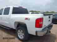 2007 Chevrolet Silverado 1500 1LT z VIN 3GCEK13387G506628, wystawiony jako IAAI lot #42087661 z przebiegiem 270 119 mil mil oraz . Historia ofert i sprzedaży dostępna na DreamBid. Obrazek 3.