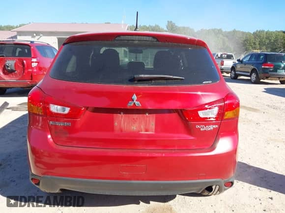 2015 Mitsubishi Outlander ES с VIN 4A4AR3AU0FE058031, выставлен на аукционе IAAI как лот 43405197 с пробегом 113 149 миль миль и . История ставок и продаж доступна на DreamBid. Изображение 16.