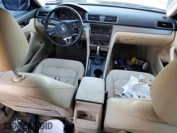 ✅ 2014 Volkswagen Passat S • VIN: 1VWAP7A36EC008897 • Лот: 58833395. Опубликован ранее на Copart с пробегом 200 530 миль. Бесплатный доступ к архиву аукционных продаж из США и подробный отчёт об истории автомобиля на DreamBid. Изображение 8.