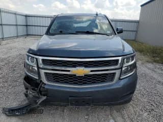 ✅ 2019 Chevrolet Suburban LT • VIN: 1GNSKHKC3KR393779 • Lot: 71655424. Wystawiony na Copart z przebiegiem 108 440 mil. Bezpłatny archiwum sprzedaży aukcyjnych z USA i szczegółowy raport historii pojazdu na DreamBid. Zdjęcie 5.