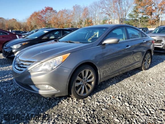 ✅ 2013 Hyundai Sonata SE • VIN: 5NPEC4AB0DH559304 • Лот: 93096345. Опубликован ранее на Copart с пробегом 141 805 миль. Бесплатный доступ к архиву аукционных продаж из США и подробный отчёт об истории автомобиля на DreamBid. Изображение 1.