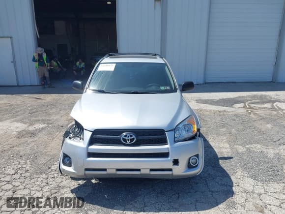 ✅ 2010 Toyota RAV4 Sport • VIN: 2T3RF4DV8AW044120 • Lot: 42216673. Wystawiony na IAAI z przebiegiem 203 795 mil. Bezpłatny archiwum sprzedaży aukcyjnych z USA i szczegółowy raport historii pojazdu na DreamBid. Zdjęcie 13.