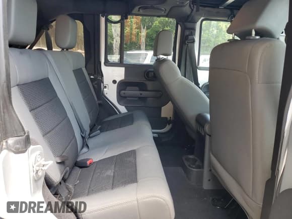 ✅ 2009 Jeep Wrangler Unlimited X • VIN: 1J4GA391X9L786887 • Lot: 70853675. Wystawiony na Copart z przebiegiem 130 403 mil. Bezpłatny archiwum sprzedaży aukcyjnych z USA i szczegółowy raport historii pojazdu na DreamBid. Zdjęcie 11.