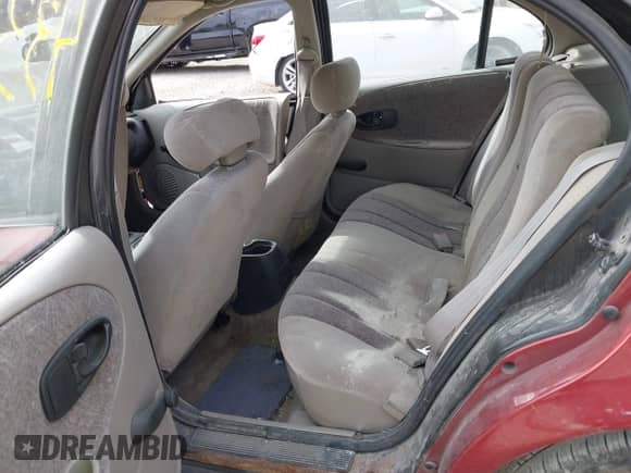 1996 Saturn SW z VIN 1G8ZJ8272TZ346249, wystawiony jako IAAI lot #43384611 z przebiegiem 182 853 mil mil oraz . Historia ofert i sprzedaży dostępna na DreamBid. Obrazek 8.