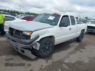 ✅ 2004 Chevrolet Silverado 1500 LS • VIN: 2GCEC19TX41117000 • Lot: 43299778. Wystawiony na IAAI z przebiegiem 219 972 mil. Bezpłatny archiwum sprzedaży aukcyjnych z USA i szczegółowy raport historii pojazdu na DreamBid. Zdjęcie 2.