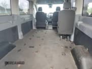 ✅ 2018 Ford Transit Passenger XL • VIN: 1FBAX2CM8JKA84136 • Lot: 56223685. Wystawiony na Copart z przebiegiem 174 469 mil. Bezpłatny archiwum sprzedaży aukcyjnych z USA i szczegółowy raport historii pojazdu na DreamBid. Zdjęcie 10.