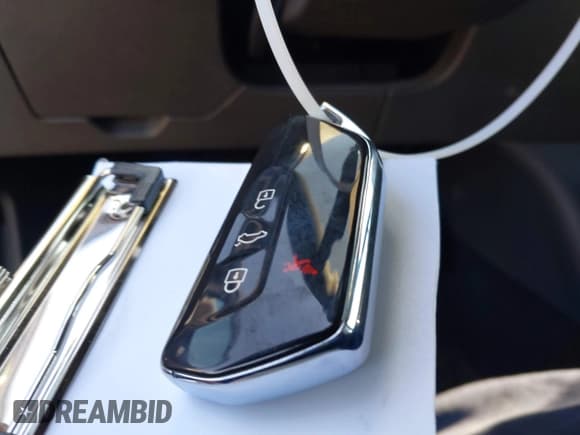 ✅ 2022 Volkswagen ID.4 Pro S • VIN: WVGGNPE26NP066288 • Lot: 43089919. Wystawiony na IAAI z przebiegiem 61 743 mil. Bezpłatny archiwum sprzedaży aukcyjnych z USA i szczegółowy raport historii pojazdu na DreamBid. Zdjęcie 11.