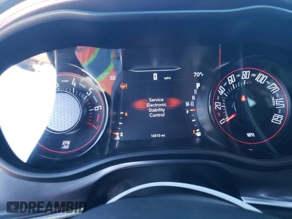 ✅ 2020 Dodge Challenger SXT • VIN: 2C3CDZAG1LH161589 • Lot: 70772102. Wystawiony na Copart z przebiegiem 16 510 mil. Bezpłatny archiwum sprzedaży aukcyjnych z USA i szczegółowy raport historii pojazdu na DreamBid. Zdjęcie 9.