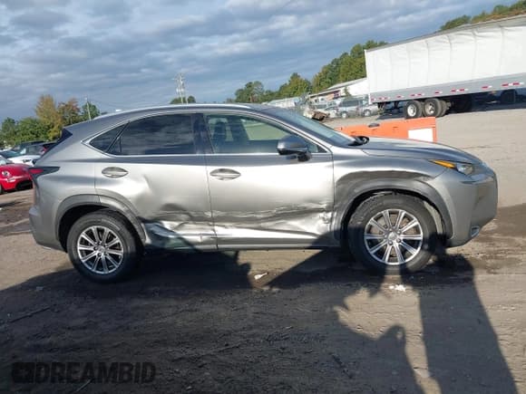 ✅ 2015 Lexus NX 200t • VIN: JTJYARBZ2F2000432 • Lot: 43368000. Wystawiony na IAAI z przebiegiem 156 629 mil. Bezpłatny archiwum sprzedaży aukcyjnych z USA i szczegółowy raport historii pojazdu na DreamBid. Zdjęcie 13.