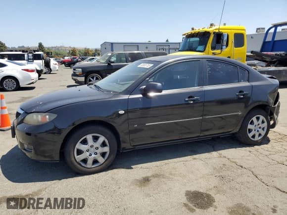 ✅ 2008 Mazda 3 i Sport • VIN: JM1BK12G281177819 • Лот: 60688765. Опубликован ранее на Copart с пробегом 225 864 миль. Бесплатный доступ к архиву аукционных продаж из США и подробный отчёт об истории автомобиля на DreamBid. Изображение 1.