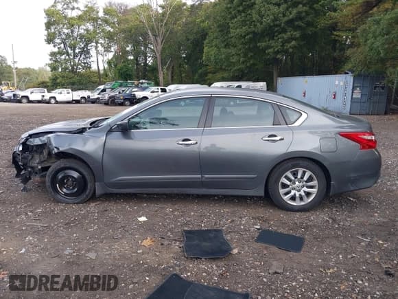 ✅ 2017 Nissan Altima SL • VIN: 1N4AL3AP5HC142966 • Lot: 43285901. Listed on IAAI with 83,140 mi. Free auction sales archive from the USA and detailed vehicle history report at DreamBid. Image 15.