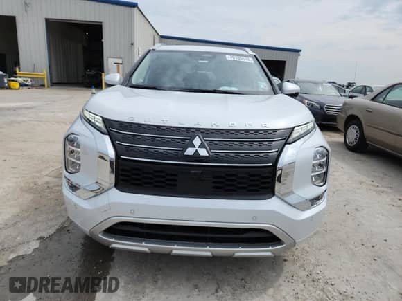 2023 Mitsubishi Outlander SEL with VIN JA4J3VA80PZ049082, listed as a Copart auction lot 70185515 with 30,713 mi miles and Salvage title. Bid and sale history available at DreamBid. Image 5.