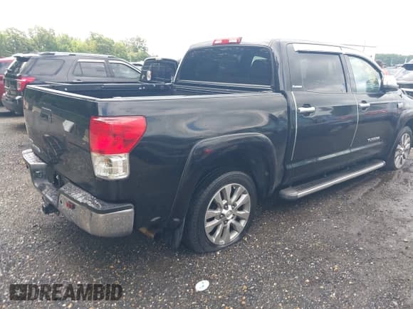 ✅ 2011 Toyota Tundra Limited • VIN: 5TFFY5F19BX107106 • Лот: 42732488. Опубликован ранее на IAAI с пробегом 101 827 миль. Бесплатный доступ к архиву аукционных продаж из США и подробный отчёт об истории автомобиля на DreamBid. Изображение 4.