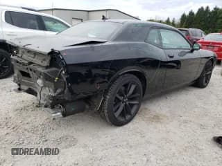 ✅ 2022 Dodge Challenger R/T • VIN: 2C3CDZBT2NH193952 • Lot: 71886054. Wystawiony na Copart z przebiegiem 10 040 mil. Bezpłatny archiwum sprzedaży aukcyjnych z USA i szczegółowy raport historii pojazdu na DreamBid. Zdjęcie 3.