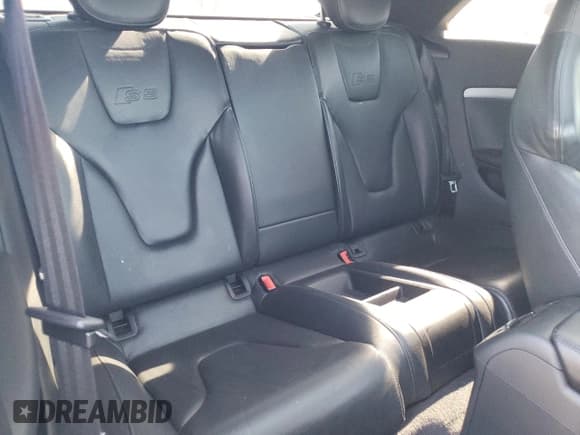 ✅ 2012 Audi S5 Premium Plus • VIN: WAUCVAFR2CA002483 • Лот: 65074865. Опубликован ранее на Copart с пробегом 171 143 миль. Бесплатный доступ к архиву аукционных продаж из США и подробный отчёт об истории автомобиля на DreamBid. Изображение 10.