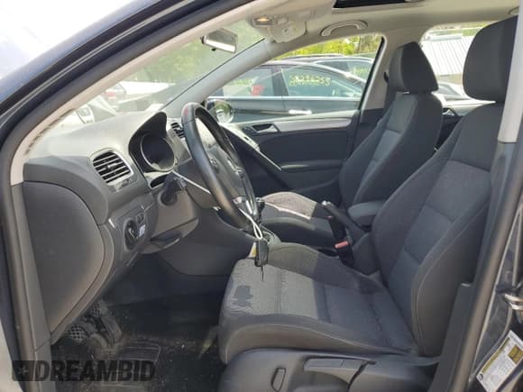 ✅ 2013 Volkswagen Golf TDI w/Sunroof & Nav • VIN: WVWNM7AJ9DW125303 • Лот: 57137025. Опубликован ранее на Copart с пробегом 68 021 миль. Бесплатный доступ к архиву аукционных продаж из США и подробный отчёт об истории автомобиля на DreamBid. Изображение 7.