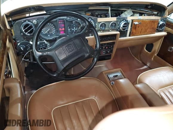 ✅ 1991 Rolls-Royce Silver Spur • VIN: SCAZN02D3MCX35981 • Lot: 45400065. Listed on Copart with 109,091 mi. Free auction sales archive from the USA and detailed vehicle history report at DreamBid. Image 8.