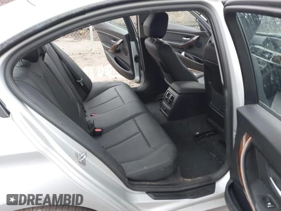 ✅ 2016 BMW 3 Series 320i xDrive • VIN: WBA8E5G58GNU19131 • Lot: 43759842. Listed on IAAI with 103,551 mi. Free auction sales archive from the USA and detailed vehicle history report at DreamBid. Image 8.