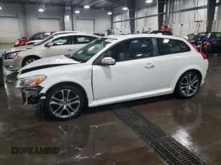 ✅ 2011 Volvo C30 • VIN: YV1672MK2B2208301 • Lot: 87397055. Wystawiony na Copart z przebiegiem 175 329 mil. Bezpłatny archiwum sprzedaży aukcyjnych z USA i szczegółowy raport historii pojazdu na DreamBid. Zdjęcie 1.