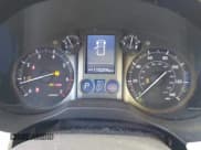 ✅ 2013 Lexus GX 460 • VIN: JTJBM7FX8D5055814 • Lot: 43748743. Wystawiony na IAAI z przebiegiem 110 259 mil. Bezpłatny archiwum sprzedaży aukcyjnych z USA i szczegółowy raport historii pojazdu na DreamBid. Zdjęcie 7.