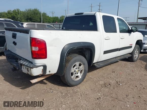 ✅ 2008 Chevrolet Silverado 1500 • VIN: 2GCFC13Y681118367 • Lot: 42632087. Wystawiony na IAAI z przebiegiem 99 623 mil. Bezpłatny archiwum sprzedaży aukcyjnych z USA i szczegółowy raport historii pojazdu na DreamBid. Zdjęcie 4.