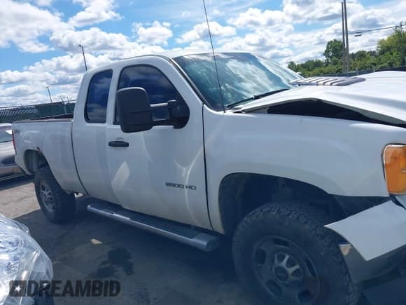 ✅ 2011 GMC Sierra 2500HD Work Truck • VIN: 1GT22ZCG6BZ430775 • Лот: 43109436. Опубликован ранее на IAAI с пробегом 261 013 миль. Бесплатный доступ к архиву аукционных продаж из США и подробный отчёт об истории автомобиля на DreamBid. Изображение 13.
