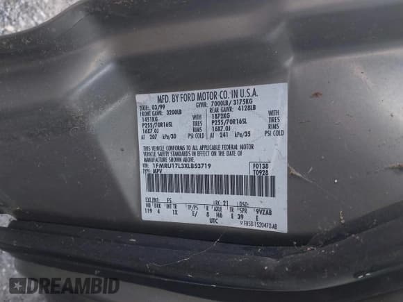 ✅ 1999 Ford Expedition XLT • VIN: 1FMRU17L3XLB53719 • Lot: 42640248. Listed on IAAI with Not provided. Free auction sales archive from the USA and detailed vehicle history report at DreamBid. Image 9.