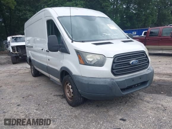 ✅ 2015 Ford Transit Cargo • VIN: 1FTNR2CM0FKA92570 • Lot: 43061239. Wystawiony na IAAI z przebiegiem 221 884 mil. Bezpłatny archiwum sprzedaży aukcyjnych z USA i szczegółowy raport historii pojazdu na DreamBid. Zdjęcie 1.