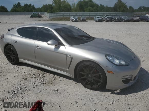 ✅ 2012 Porsche Panamera • VIN: WP0AA2A74CL013085 • Лот: 66876105. Опубликован ранее на Copart с пробегом 113 242 миль. Бесплатный доступ к архиву аукционных продаж из США и подробный отчёт об истории автомобиля на DreamBid. Изображение 4.