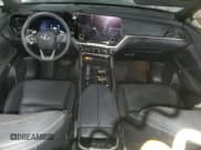 ✅ 2024 Lexus TX 350 • VIN: 5TDAAAA66RS001478 • Lot: 89103595. Wystawiony na Copart z przebiegiem 28 260 mil. Bezpłatny archiwum sprzedaży aukcyjnych z USA i szczegółowy raport historii pojazdu na DreamBid. Zdjęcie 8.