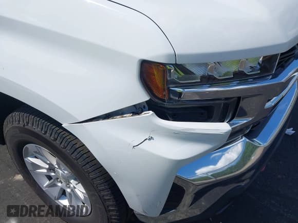 ✅ 2019 Chevrolet Silverado 1500 LT • VIN: 3GCPWCED6KG187883 • Lot: 43069333. Wystawiony na IAAI z przebiegiem 117 948 mil. Bezpłatny archiwum sprzedaży aukcyjnych z USA i szczegółowy raport historii pojazdu na DreamBid. Zdjęcie 21.