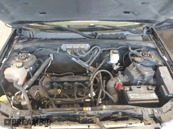 ✅ 2009 Ford Escape XLS • VIN: 1FMCU027X9KC99165 • Lot: 42565928. Listed on IAAI with 179,177 mi. Free auction sales archive from the USA and detailed vehicle history report at DreamBid. Image 10.