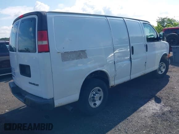 ✅ 2011 Chevrolet Express Cargo • VIN: 1GCWGFFA4B1116453 • Lot: 42682585. Listed on IAAI with 247,393 mi. Free auction sales archive from the USA and detailed vehicle history report at DreamBid. Image 4.