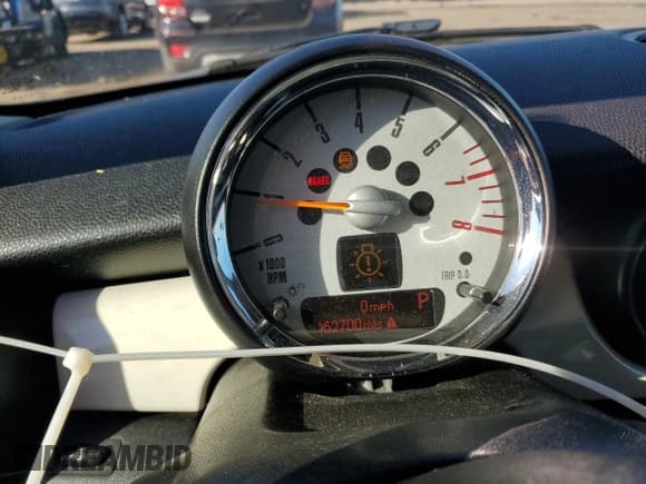 ✅ 2013 MINI Clubman S • VIN: WMWZG3C55DTY39851 • Lot: 86156025. Listed on Copart with 162,700 mi. Free auction sales archive from the USA and detailed vehicle history report at DreamBid. Image 9.