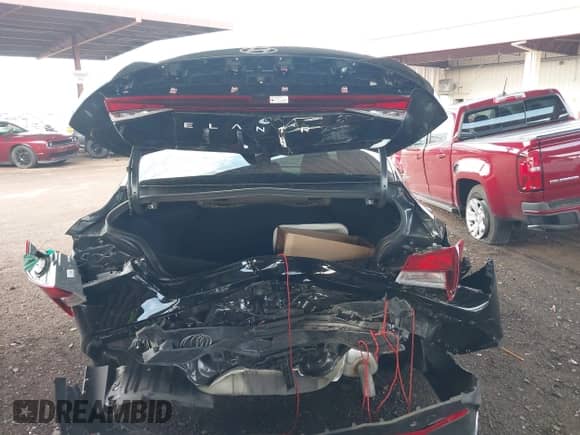 2024 Hyundai Elantra SEL z VIN KMHLM4DG8RU807030, wystawiony jako IAAI lot #43074383 z przebiegiem 27 530 mil mil oraz . Historia ofert i sprzedaży dostępna na DreamBid. Obrazek 16.