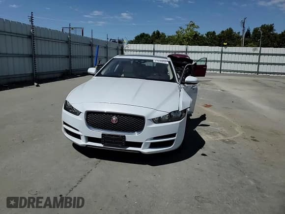 ✅ 2017 Jaguar XE 35t Premium • VIN: SAJAD4BV0HA965165 • Лот: 67036055. Опубликован ранее на Copart с пробегом 64 993 миль. Бесплатный доступ к архиву аукционных продаж из США и подробный отчёт об истории автомобиля на DreamBid. Изображение 14.
