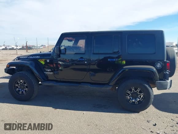 ✅ 2010 Jeep Wrangler Unlimited Sahara • VIN: 1J4BA5H12AL141419 • Лот: 43719898. Опубликован ранее на IAAI с пробегом 159 432 миль. Бесплатный доступ к архиву аукционных продаж из США и подробный отчёт об истории автомобиля на DreamBid. Изображение 14.