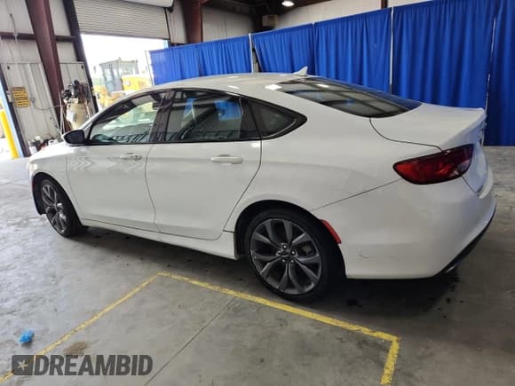 ✅ 2016 Chrysler 200 S • VIN: 1C3CCCBG5GN108826 • Lot: 62109545. Listed on Copart with 135,095 mi. Free auction sales archive from the USA and detailed vehicle history report at DreamBid. Image 2.