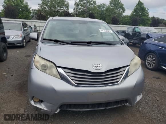 ✅ 2012 Toyota Sienna XLE AAS • VIN: 5TDYK3DC1CS273369 • Lot: 62348025. Listed on Copart with Not provided. Free auction sales archive from the USA and detailed vehicle history report at DreamBid. Image 5.