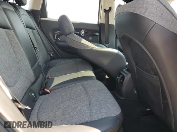 ✅ 2020 MINI Clubman Cooper S • VIN: WMWXJ1C00L2M20733 • Lot: 60704565. Wystawiony na Copart z przebiegiem 63 842 mil. Bezpłatny archiwum sprzedaży aukcyjnych z USA i szczegółowy raport historii pojazdu na DreamBid. Zdjęcie 10.