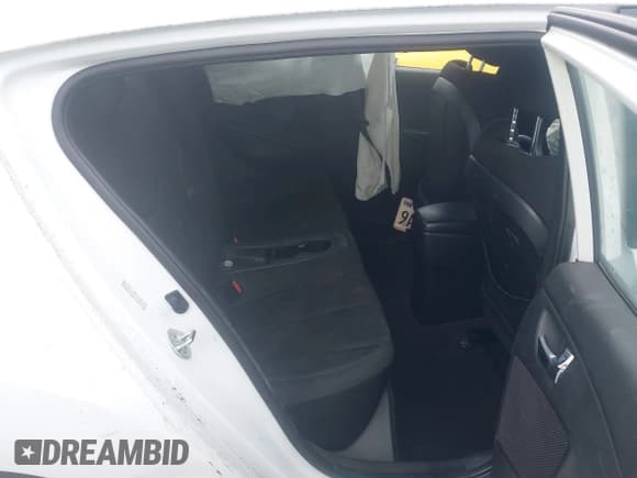 ✅ 2014 Hyundai Veloster • VIN: KMHTC6ADXEU186893 • Lot: 41510743. Wystawiony na IAAI z przebiegiem Nie podano. Bezpłatny archiwum sprzedaży aukcyjnych z USA i szczegółowy raport historii pojazdu na DreamBid. Zdjęcie 8.